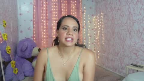 nataliavela online show from October 10, 5:45 am