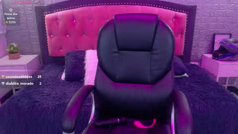 natalie  online show from February 3, 6:22 am