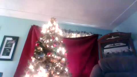 Snapshot of nataliedays chatting on December 7, 8:05 pm Natalie  online show from December 7, 8:05 pm