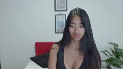 Nataly Escobar online show from January 10, 6:23 pm