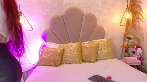 Snapshot of natasha_collen chatting on September 21, 5:00 pm Natasha Collen online show from September 21, 5:00 pm