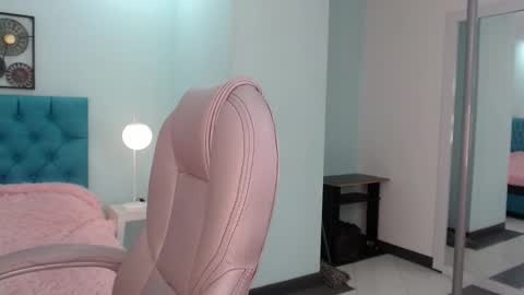 Natashaa  online show from December 17, 9:19 pm