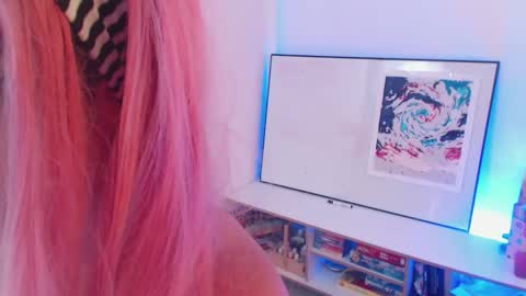 Snapshot of nathy_rock chatting on October 18, 12:46 am Nathalia online show from October 18, 12:46 am