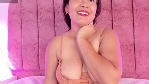 Naty online show from April 15, 1:22 pm