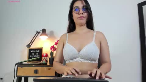 Natty Trainor online show from February 23, 9:25 pm