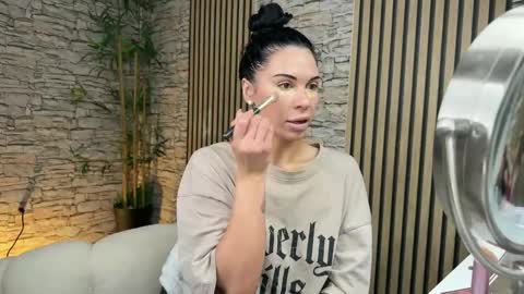 NATTY FIERROS online show from December 20, 10:03 pm