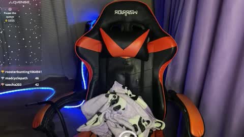 natural_babe666 online show from March 12, 10:45 pm