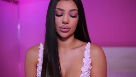 Snapshot of natydesiree chatting on February 18, 5:09 am Naty online show from February 18, 5:09 am