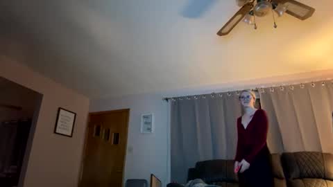 Naughty Dreamer online show from February 15, 5:54 am