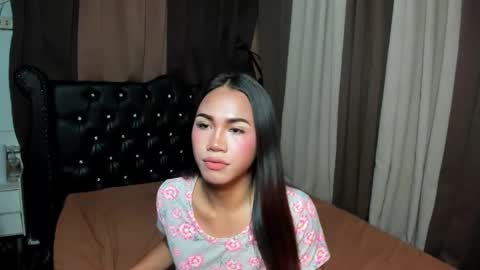 LEIGH online show from May 7, 9:13 am