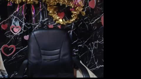 Snapshot of naughty_xxbunny chatting on January 6, 4:15 am beauty online show from January 6, 4:15 am