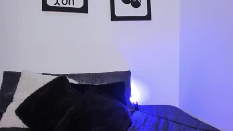 LANAindependent model online show from October 3, 4:06 am