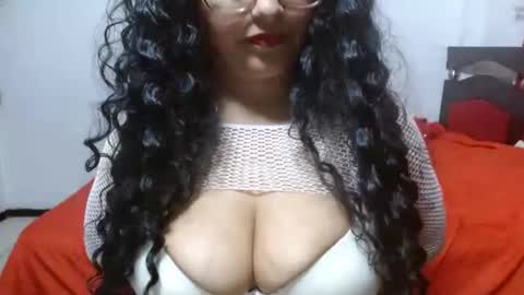 naughtygoddesss online show from October 17, 12:58 am