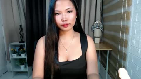 naughtymorenagirl online show from November 17, 9:37 pm