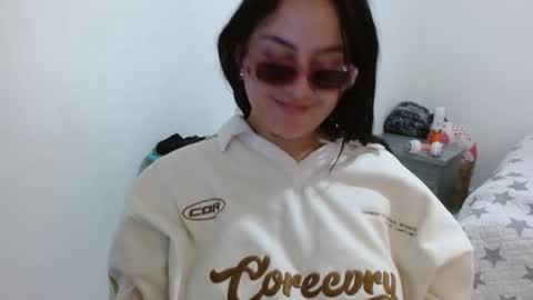 naughtyplayass online show from December 5, 4:52 pm