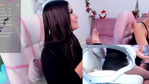 Snapshot of naugthyelli chatting on December 22, 9:53 pm online show from December 22, 9:53 pm