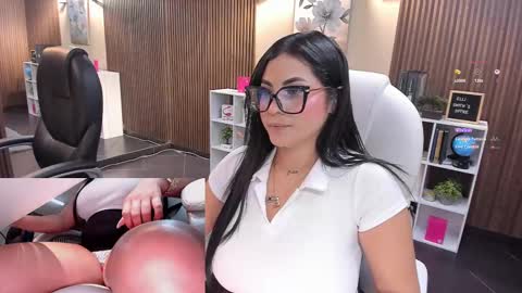         online show from November 3, 7:18 pm