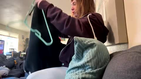 Nealiana online show from January 24, 4:28 pm