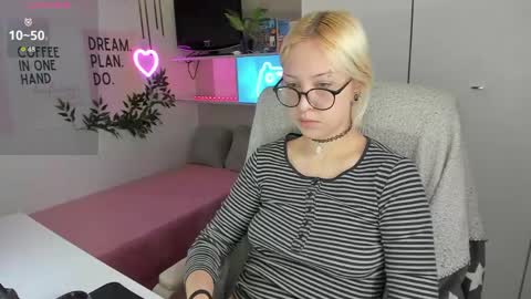 Kate online show from April 25, 8:50 pm