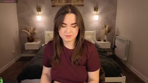 nelie_evans online show from June 5, 1:20 am
