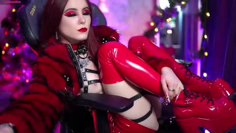    online show from December 14, 8:03 pm