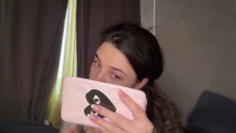 Angelihee online show from April 21, 2:35 pm