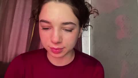 Angelihee online show from April 17, 1:35 pm