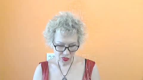 NessyJenixs online show from June 10, 8:02 am
