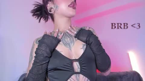 Marie    online show from January 13, 10:36 pm