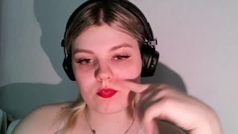 never_enoughh online show from June 23, 5:33 pm