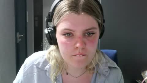 never_enoughh online show from July 19, 5:59 pm