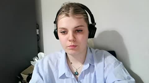 never_enoughh online show from June 16, 5:36 pm