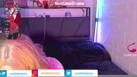 nextdoordesire online show from February 17, 1:38 am