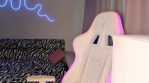 Mina online show from September 19, 2:16 pm