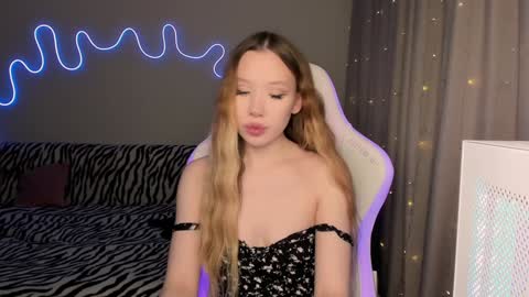 Mina online show from January 16, 1:14 pm