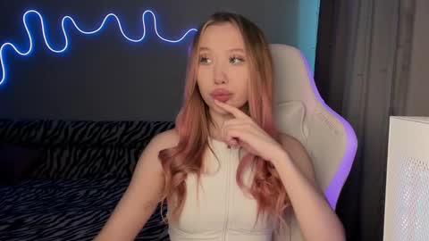 Mina online show from February 20, 11:42 am