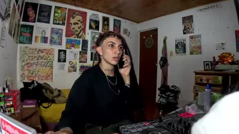 niah online show from June 23, 2:31 am