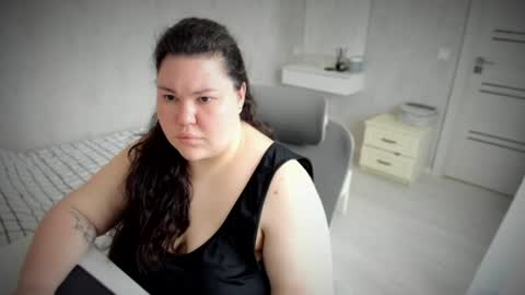 nicara_ online show from June 16, 8:59 am