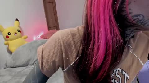 Snapshot of nicki_1 chatting on March 8, 1:59 am   Help me reach 100 thumbs up online show from March 8, 1:59 am
