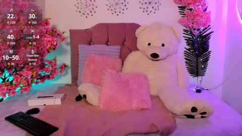 nickie_reed_ online show from March 11, 9:50 pm