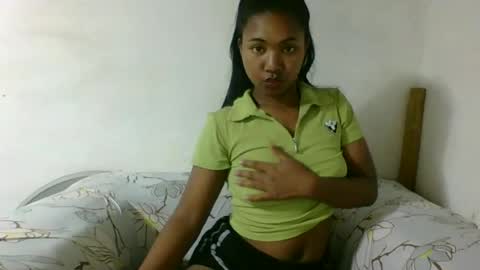 nickiqqyuu online show from July 4, 9:38 am