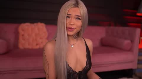 Nicky online show from November 17, 8:31 pm