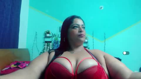 nickyribeiro online show from November 25, 5:53 am