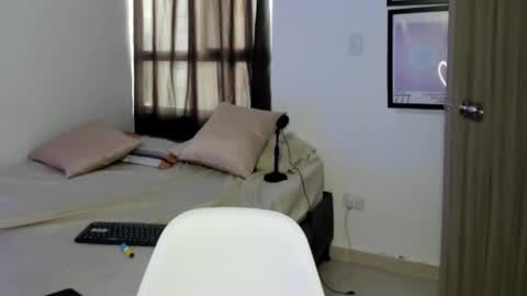 nicol online show from November 27, 11:57 am