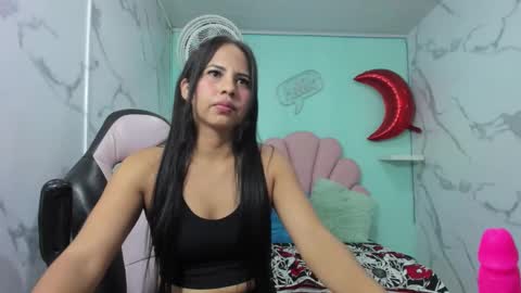 nicol_ross19 online show from December 20, 3:43 am