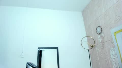 NIKOL online show from April 18, 8:20 pm