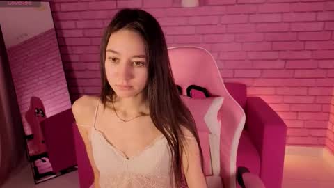 Nicole online show from February 5, 9:01 am