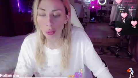 Nicole online show from January 14, 12:04 am