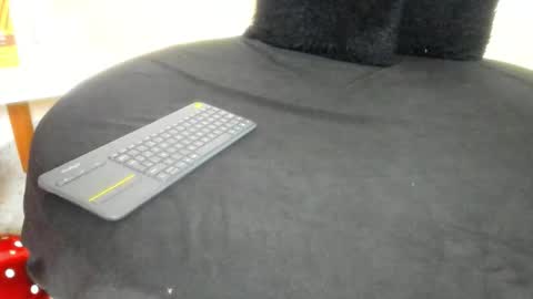 Nicole Santana online show from March 17, 11:42 pm