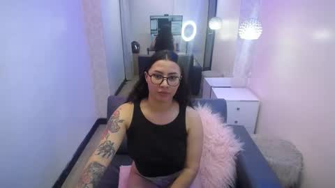 nicolee_8 online show from September 28, 2:18 am